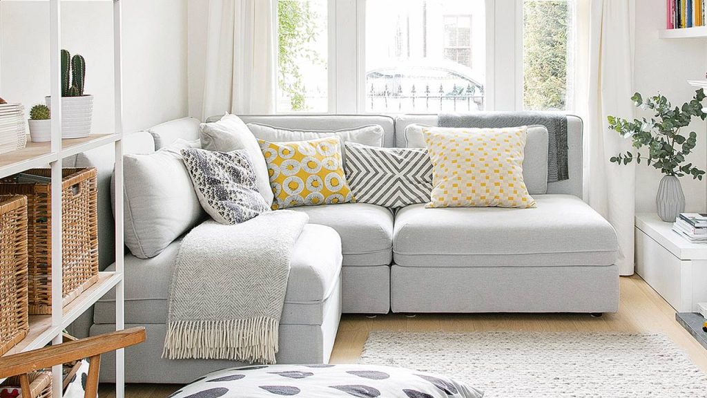 Panduan Memilih Sofa Minimalis untuk Ruang Tamu Kecil: Solusi Elegan dan Fungsional